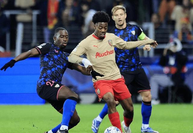 乐鱼体育线上网站-欧冠战场上诞生惊人逆转，劲旅惨遭逆转惨败