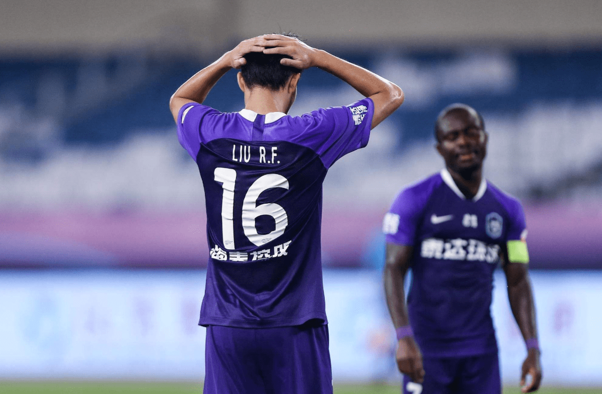 天津泰达在比赛中实现连胜，迅速攀升排名