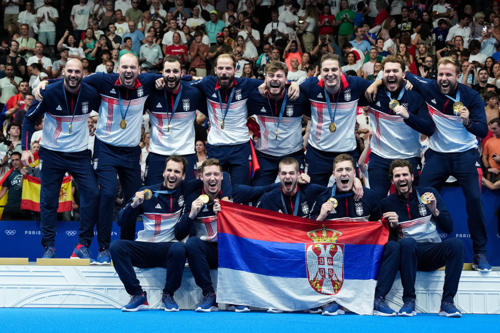 塞尔维亚水球队在决赛中力克对手