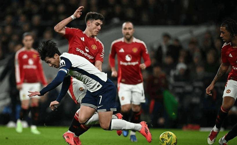 欧联杯资格赛精彩对决，实力明星球队角逐激烈