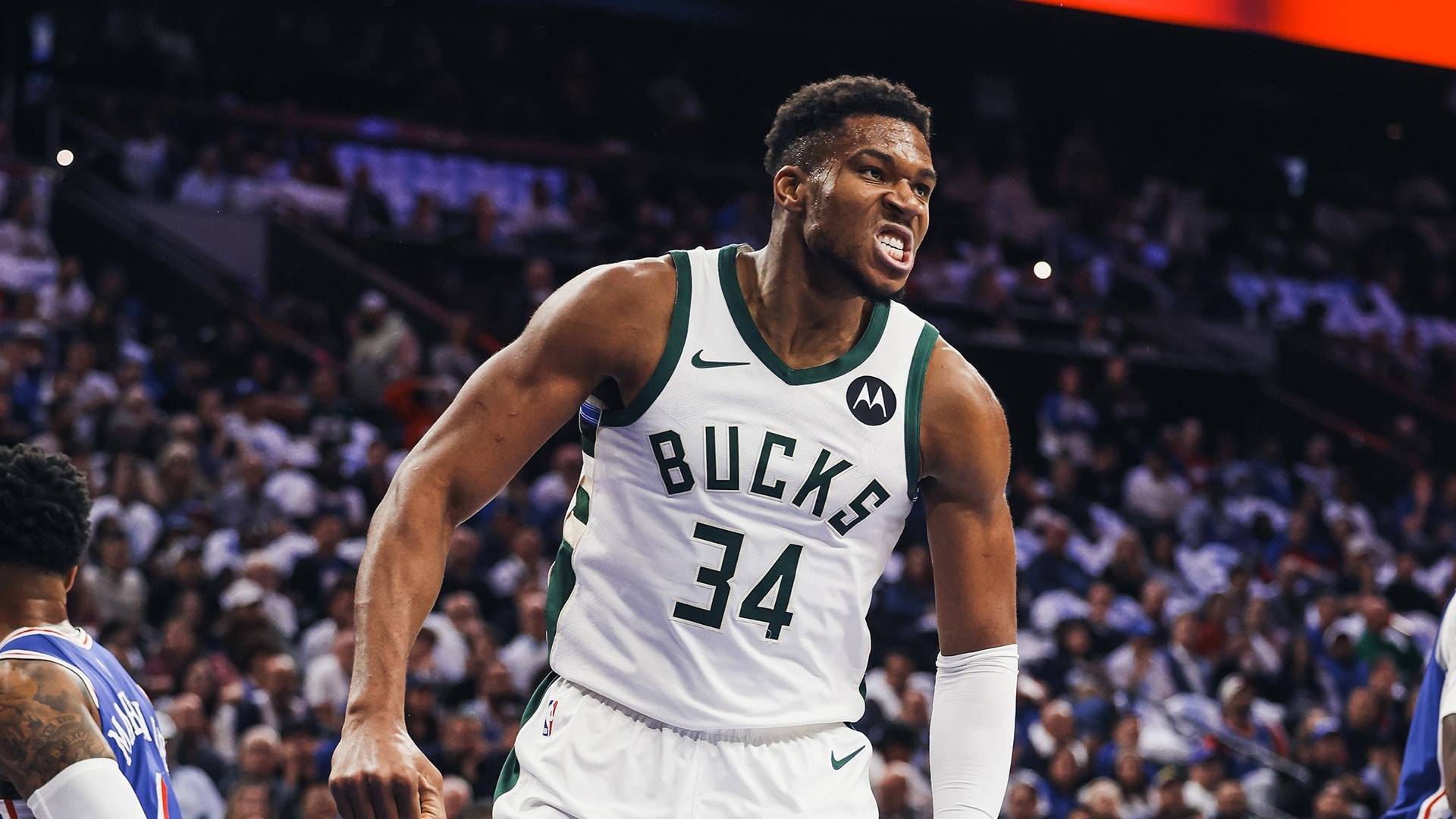 马刺力克法国男篮，字母哥送出助攻