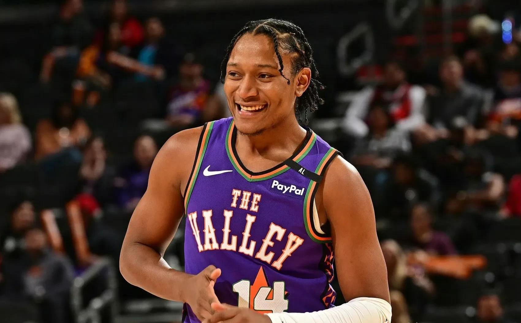 -火箭完胜猛龙，米切尔状态火热的简单介绍