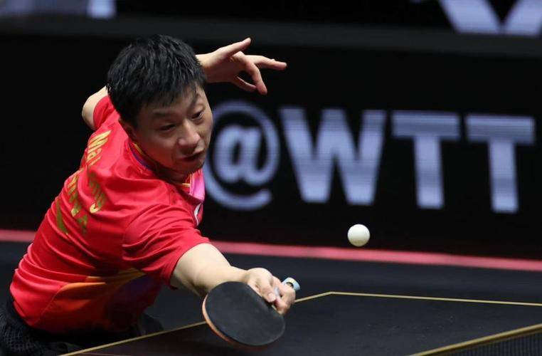 英格兰队险胜波兰队，马龙点燃赛场